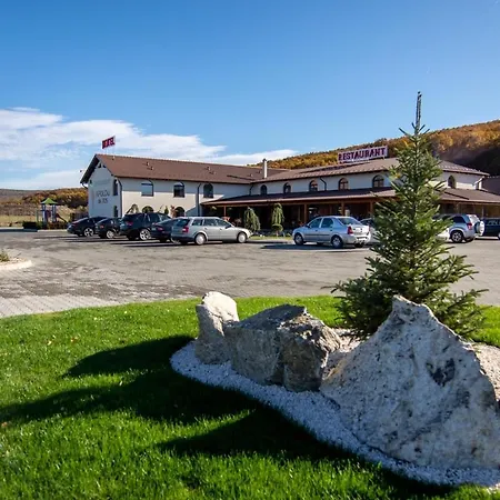 Restaurant Autostrada Freeway Apoldu De Jos 3*
