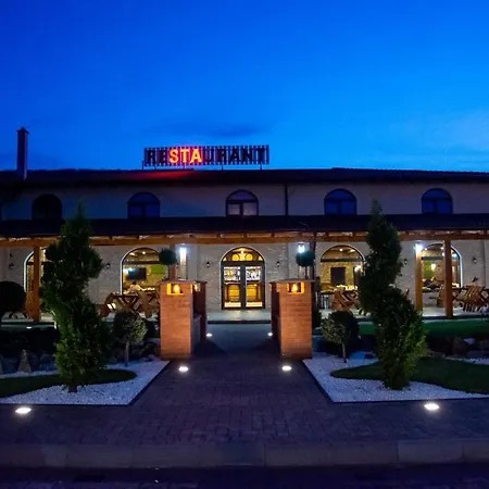 Restaurant Autostrada Freeway Apoldu De Jos 3*